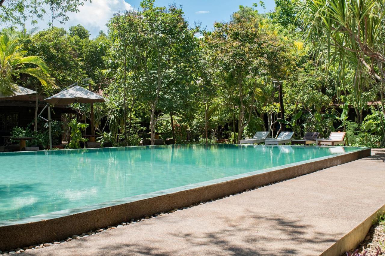 Palm Village Resort&Spa Siem Reap Exteriör bild