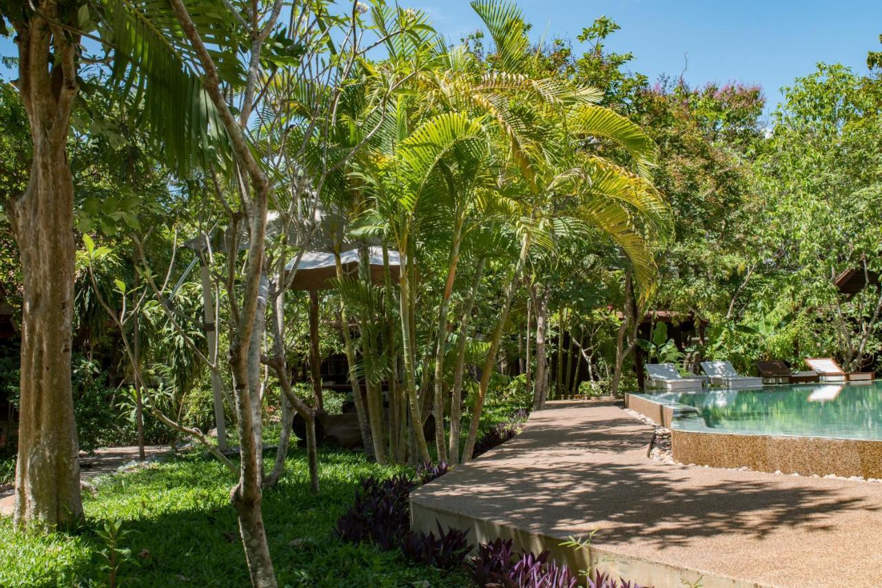 Palm Village Resort&Spa Siem Reap Exteriör bild