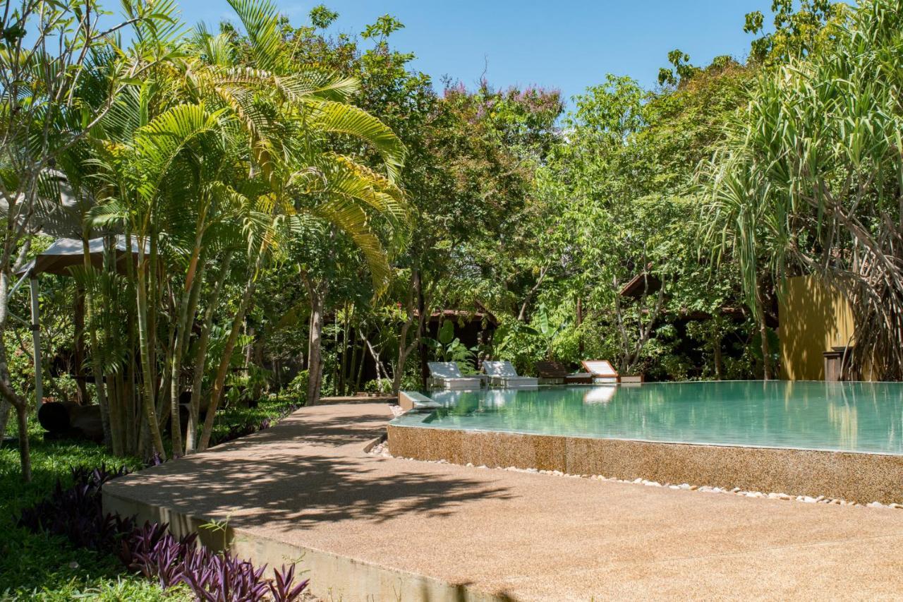 Palm Village Resort&Spa Siem Reap Exteriör bild