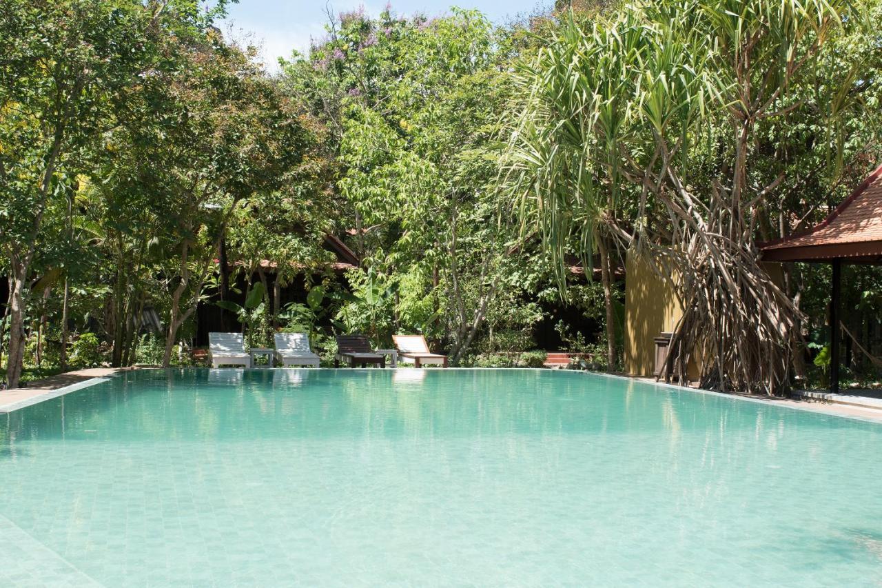 Palm Village Resort&Spa Siem Reap Exteriör bild